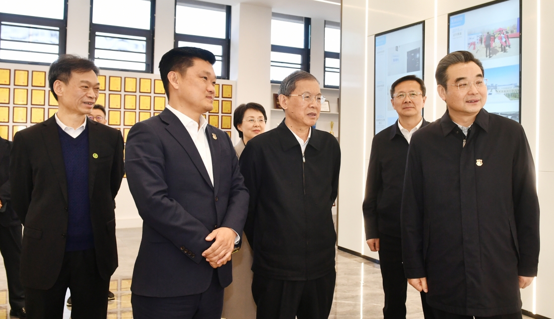 全國(guó)人大常委會(huì)副委員長(zhǎng)、民建中央主席郝明金來(lái)...